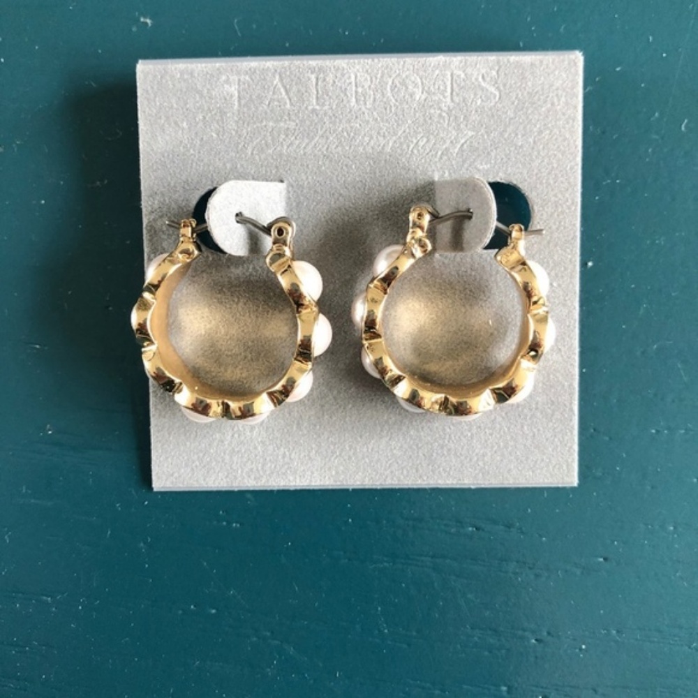 NWOT Faux pearl & gold Talbots hoop earrings